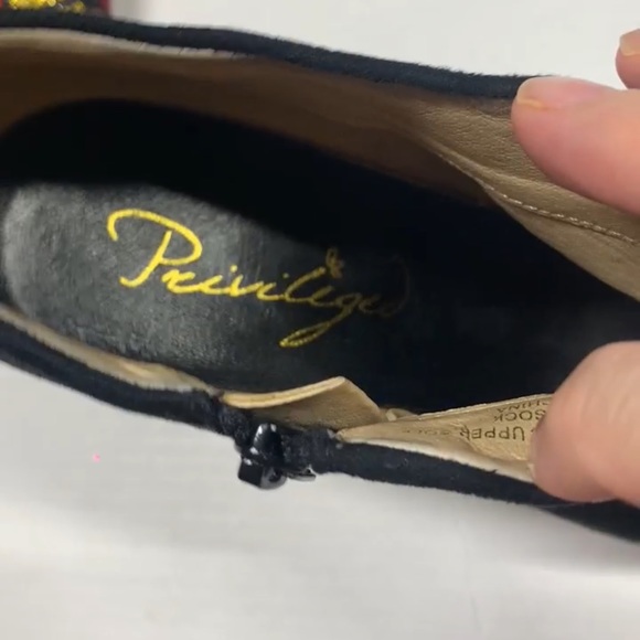Privileged black platform booties with glitter detail size 8 - Picture 5 of 13